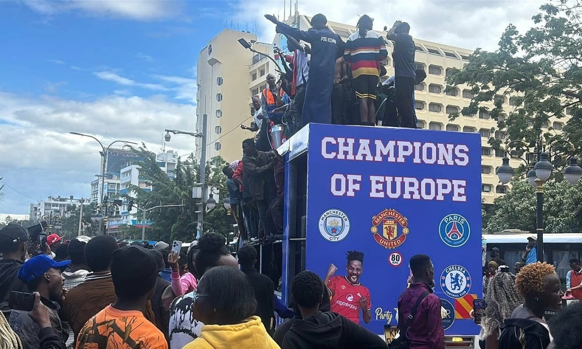 CĐV Man Utd dẫn đầu đoàn diễu hành ăn mừng thất bại của Arsenal tại Nairobi - hình ảnh - new88com.vip