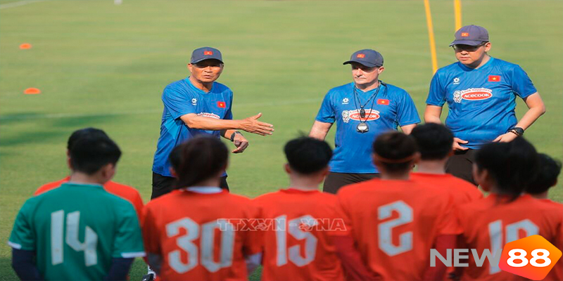 HLV Mai Đức Chung Tiếp Tục Dẫn Dắt ĐT Nữ Việt Nam, Hướng Tới Asian Cup 2026 - hình ảnh - new88com.vip